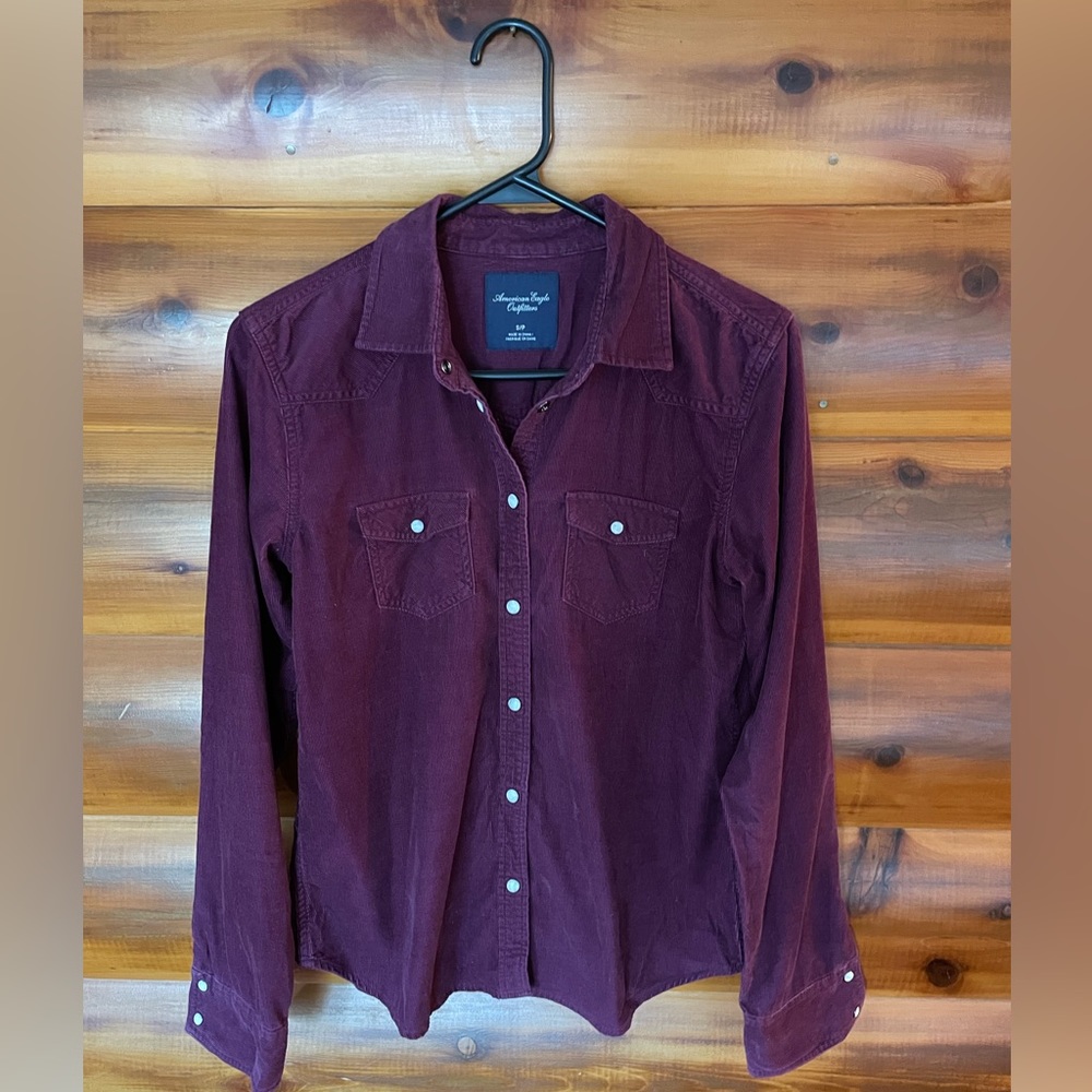 American Eagle Corduroy Button Up, Size Small